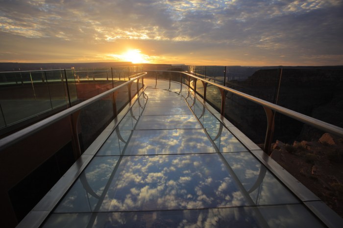 13 SKYWALK SUNRISE